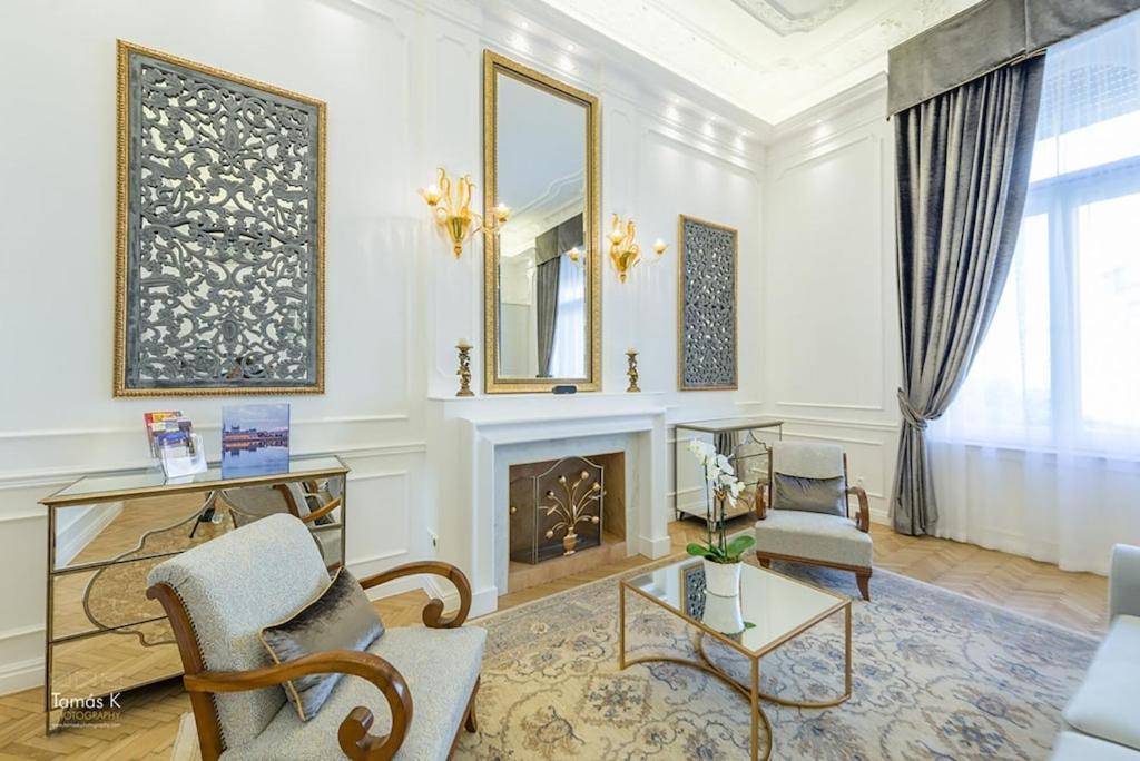 Bpr The Golden Astoria With Balcony And A/C Lägenhet Budapest Exteriör bild