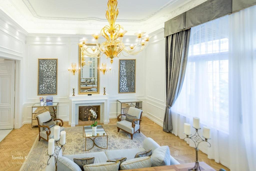 Bpr The Golden Astoria With Balcony And A/C Lägenhet Budapest Exteriör bild